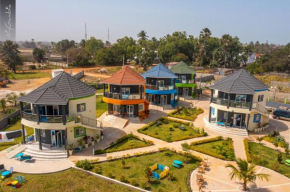 Lovely 13-Bed Complex on Cape Point Beach Bakau